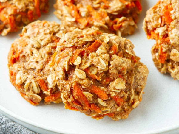 Oatmeal Cookies Packed with Carrots