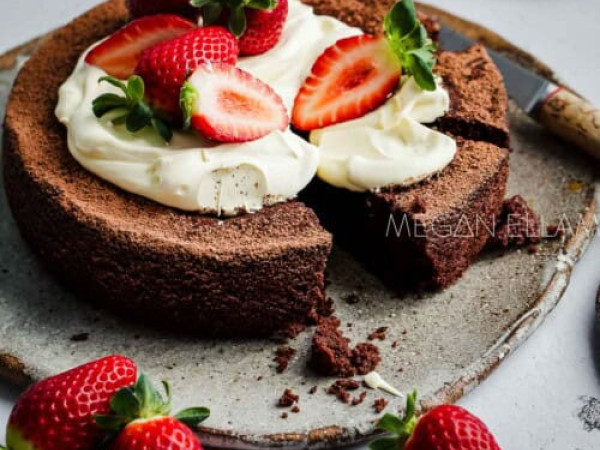 Instant Pot® Torta Caprese: A Flourless Chocolate-Almond Delight