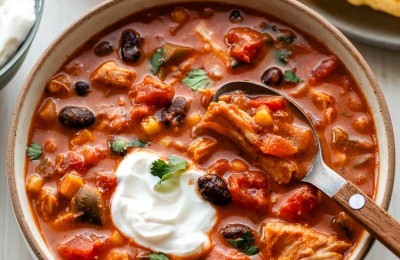 Slow Cooker Chicken Chili with Sweet Flavors
