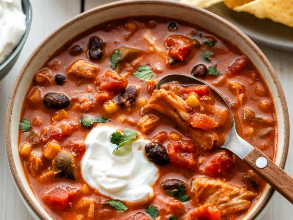 Slow Cooker Chicken Chili with Sweet Flavors