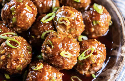 Bang Bang Meatballs in a Sriracha Glaze