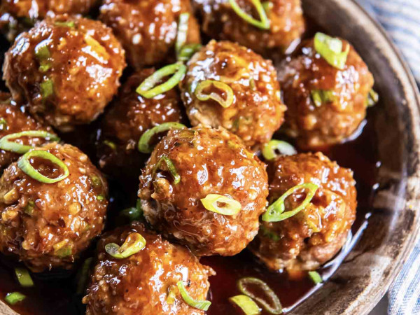 Bang Bang Meatballs in a Sriracha Glaze