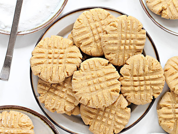 Effortless Cake Mix Peanut Butter Cookies