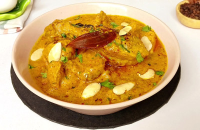 Almond Curry with a Touch of Royalty