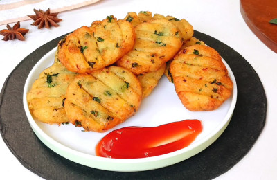Light and crispy potato bites