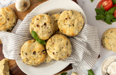 Delicious Butter and Basil Biscuit Recipe
