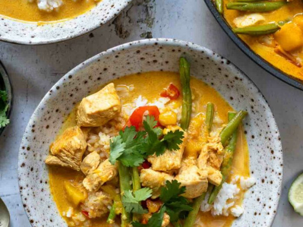 Chicken Curry with Peanut Sauce and Basil
