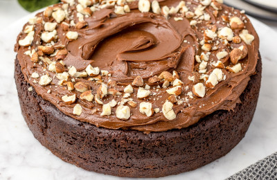 Almond-Flavored Sponge Cakes Topped with Nutella®