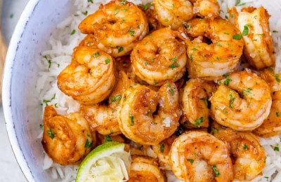 Cajun-Inspired Shrimp Broth