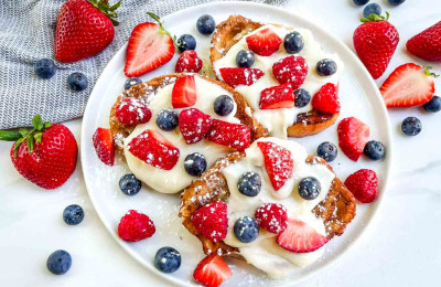 French Toast Served with Mixed Berries and Truvia®