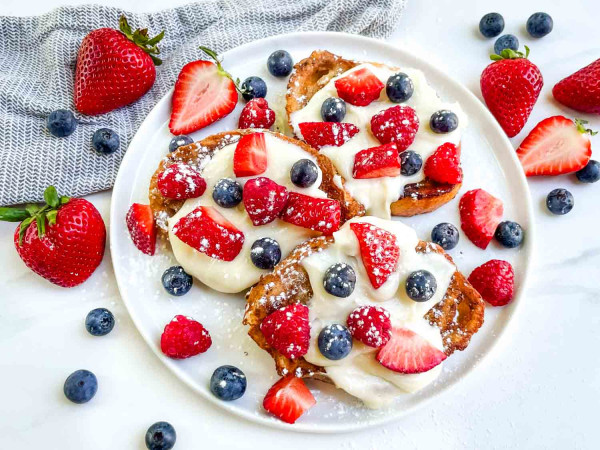 French Toast Served with Mixed Berries and Truvia®