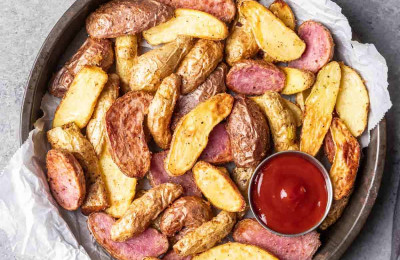 Delicious Air Fryer Fingerling Potatoes and Dipping Sauce