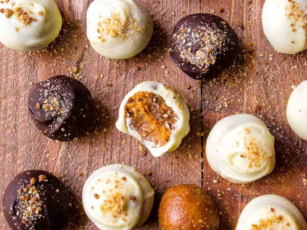 Pumpkin Spice Chocolate Truffles