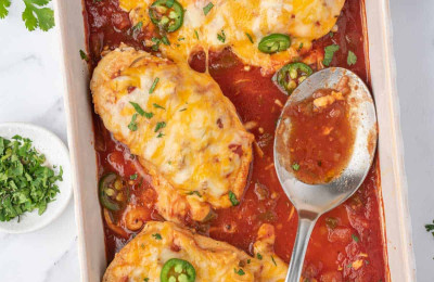 Chicken Bake Topped with Plum Tomato Salsa