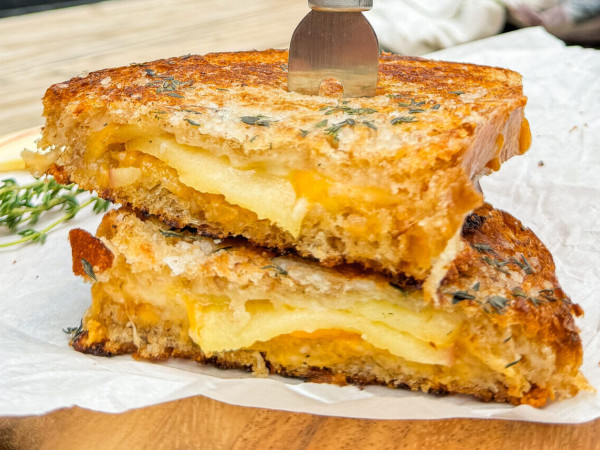 Grilled Cheese Sandwich with Apples and Thyme