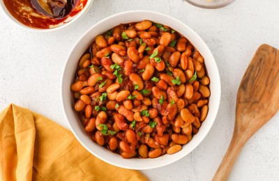 Simple Vegetarian Baked Beans with Canned Ingredients