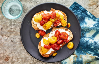 Toast with Ricotta, Bacon, and Tomato Topping