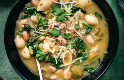 Spinach Soup with White Beans
