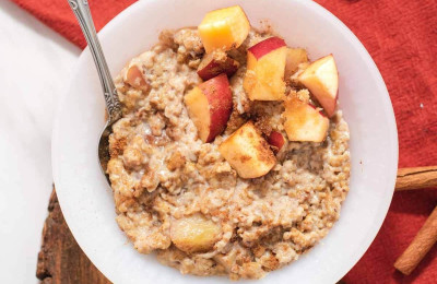 Instant Pot® Recipe: Vegan Steel-Cut Oats with Apples and Cinnamon