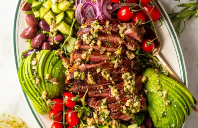 Steak and Greek Salad Layered in a Jar