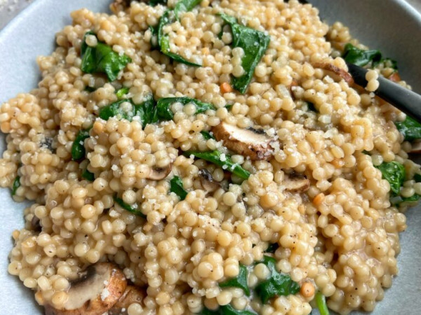 Quick Garlicky Mushroom Couscous in the Instant Pot®