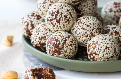 Fonio and Black Sesame Seed Delight