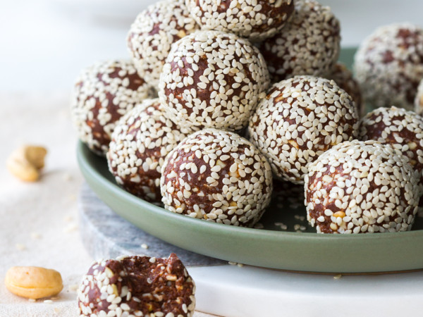 Fonio and Black Sesame Seed Delight