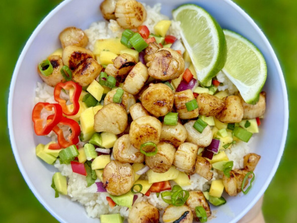 Fresh Salad of Scallops, Mango, and Avocado