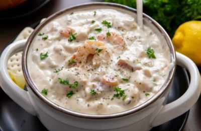 Danielle's Hearty Chowder with Seafood