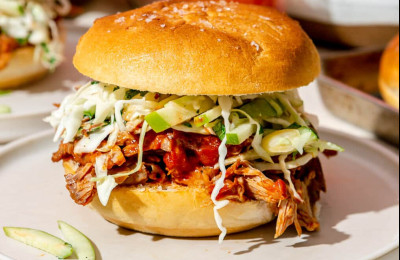 Slow-Cooked Pulled Pork with Barbecue Flavor
