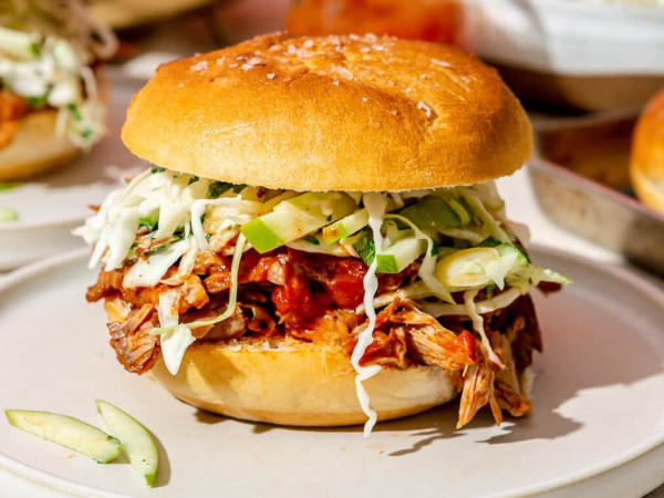 Slow-Cooked Pulled Pork with Barbecue Flavor
