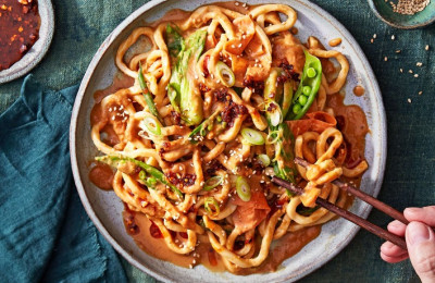 Udon Noodles in Peanut Sauce (Vegetarian Style)