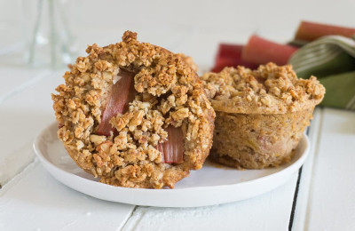 Rhubarb and Cinnamon Vegan Muffins with a Crunchy Topping