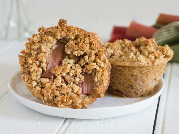 Rhubarb and Cinnamon Vegan Muffins with a Crunchy Topping
